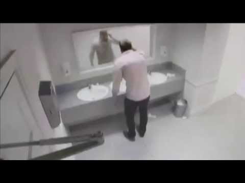 Okrutny Prank w toalecie –  
