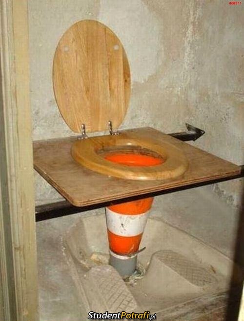 Toaleta studenta w plenerze –  