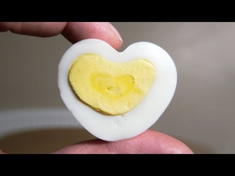 Jak zrobić jajka w kształcie serca –  
